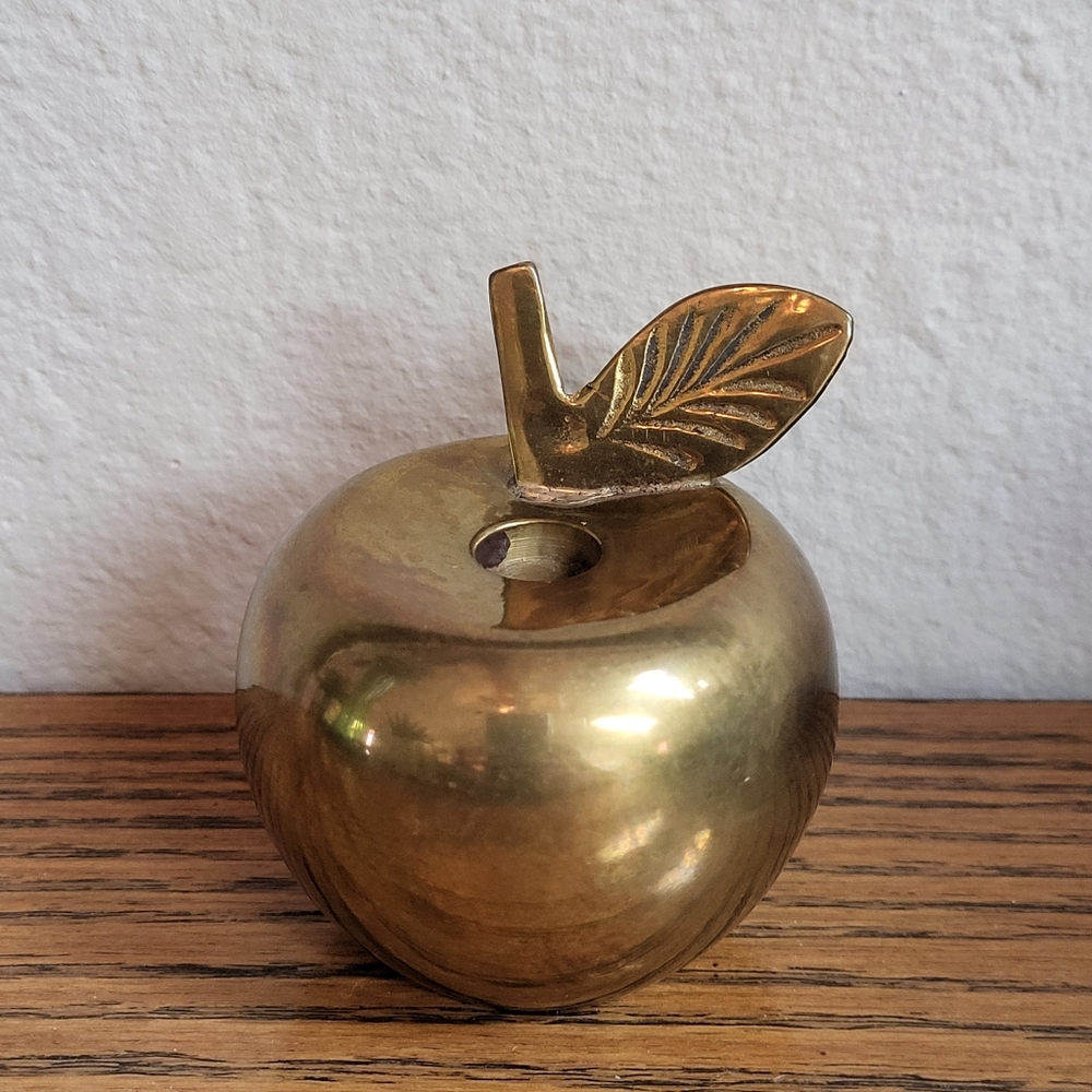 VTG Brass Apple w/Stem & Leaf Fruit Small 2" Decor Gift Teacher Paperweight